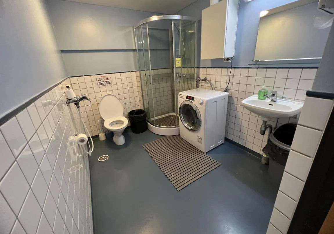 Office House Services 223 Helsinki Hostel